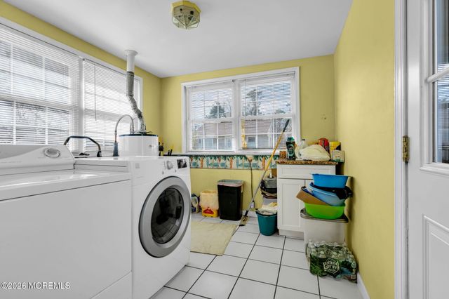 2 Castro Grove Drive, Toms River, NJ 08753