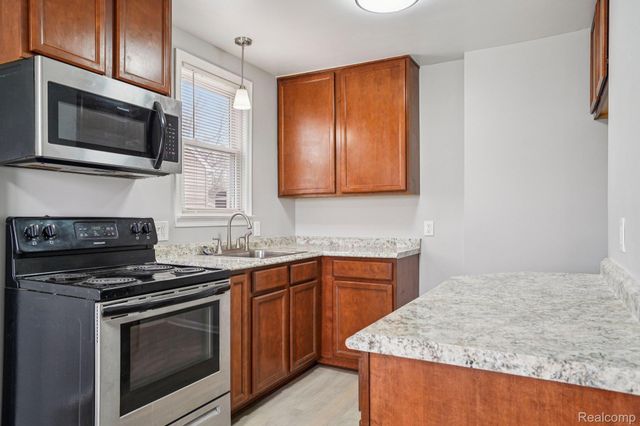 3963 S Hubbard Street, Wayne, MI 48184