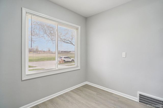 3963 S Hubbard Street, Wayne, MI 48184