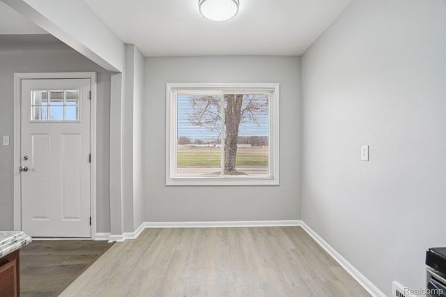 3963 S Hubbard Street, Wayne, MI 48184