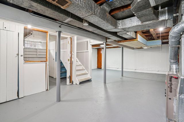 3963 S Hubbard Street, Wayne, MI 48184