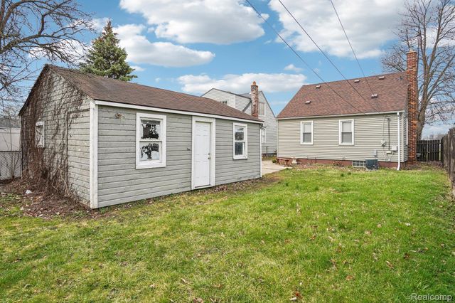 3963 S Hubbard Street, Wayne, MI 48184