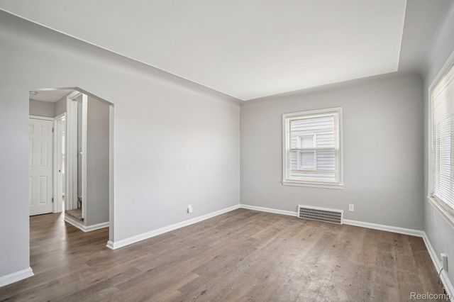 3963 S Hubbard Street, Wayne, MI 48184