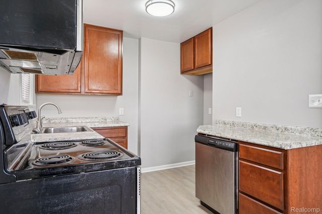 3963 S Hubbard Street, Wayne, MI 48184