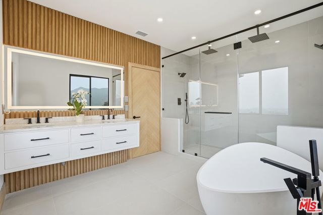 1036 El Medio Avenue, Pacific Palisades (los Angeles), CA 90272