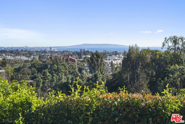 1036 El Medio Avenue, Pacific Palisades (los Angeles), CA 90272