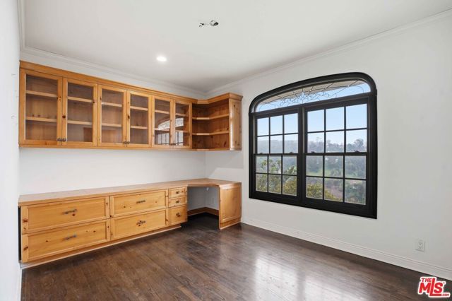 1036 El Medio Avenue, Pacific Palisades (los Angeles), CA 90272