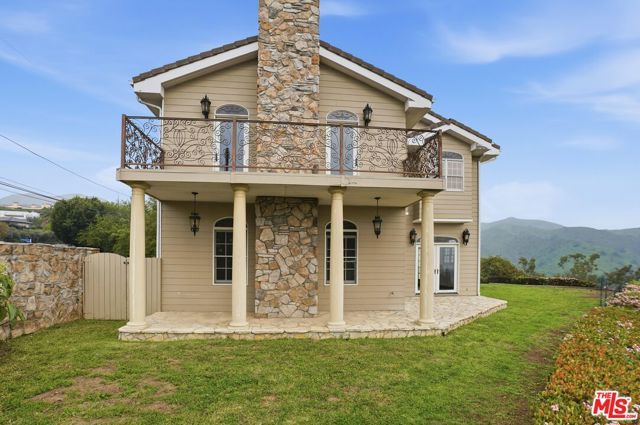 1036 El Medio Avenue, Pacific Palisades (los Angeles), CA 90272