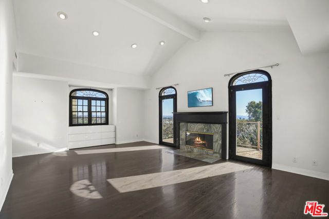 1036 El Medio Avenue, Pacific Palisades (los Angeles), CA 90272