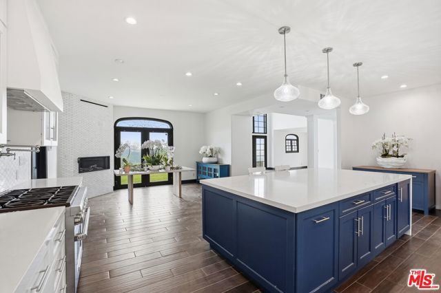 1036 El Medio Avenue, Pacific Palisades (los Angeles), CA 90272