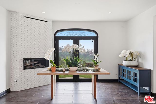 1036 El Medio Avenue, Pacific Palisades (los Angeles), CA 90272