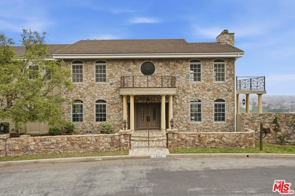 1036 El Medio Avenue, Pacific Palisades (los Angeles), CA 90272