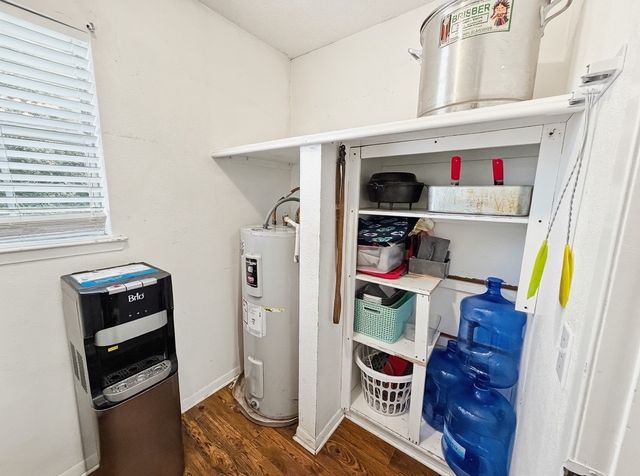 6676 Little Creek Drive, Quinlan, TX 75474