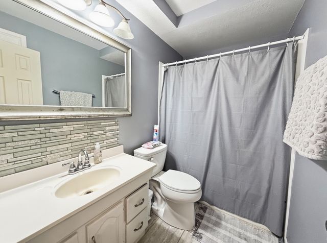 6676 Little Creek Drive, Quinlan, TX 75474