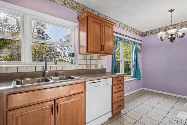 308 S Bluff Road, Collinsville, IL 62234