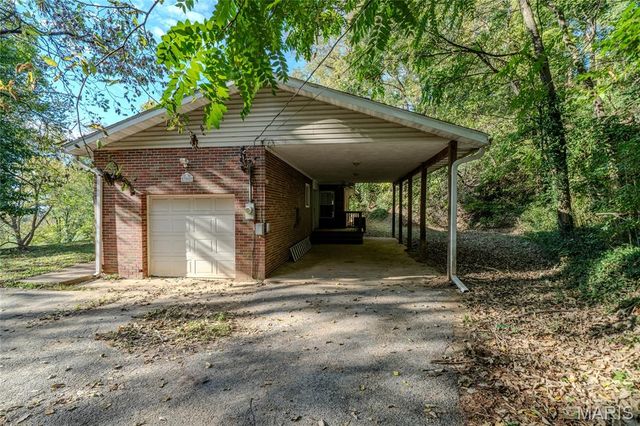 308 S Bluff Road, Collinsville, IL 62234