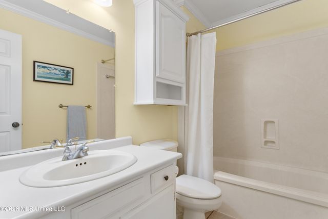 124 Shadowlawn Avenue, Pass Christian, MS 39571