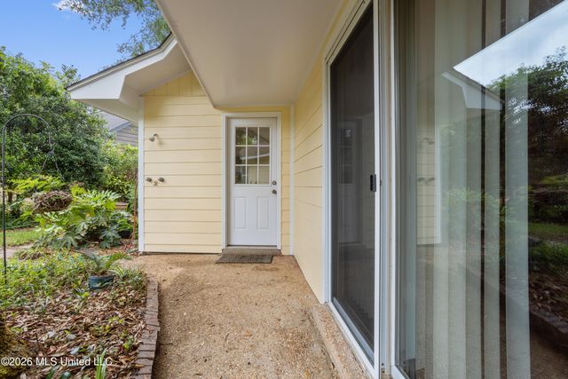 124 Shadowlawn Avenue, Pass Christian, MS 39571