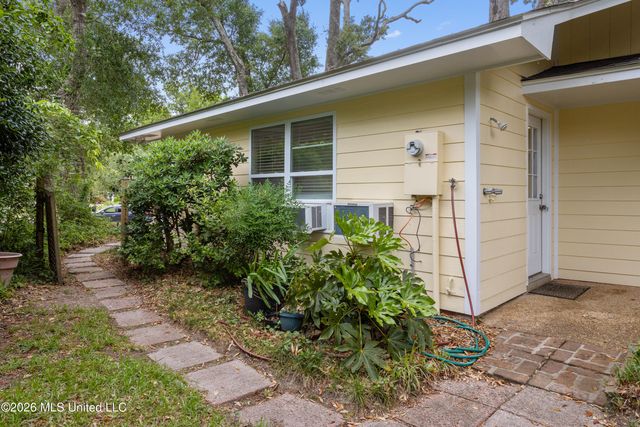 124 Shadowlawn Avenue, Pass Christian, MS 39571