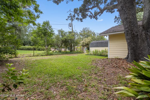 124 Shadowlawn Avenue, Pass Christian, MS 39571