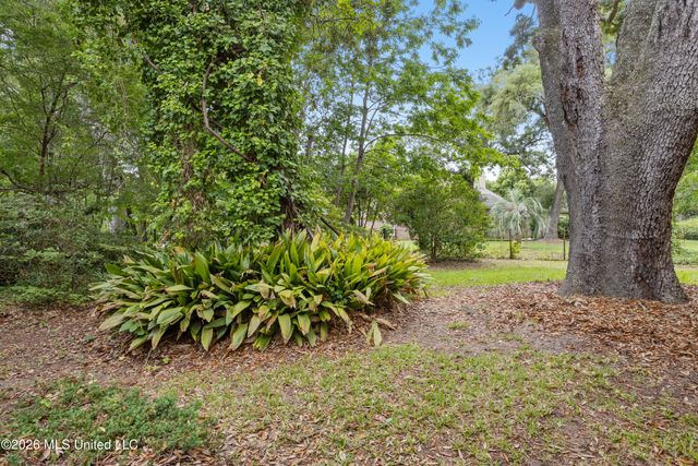 124 Shadowlawn Avenue, Pass Christian, MS 39571