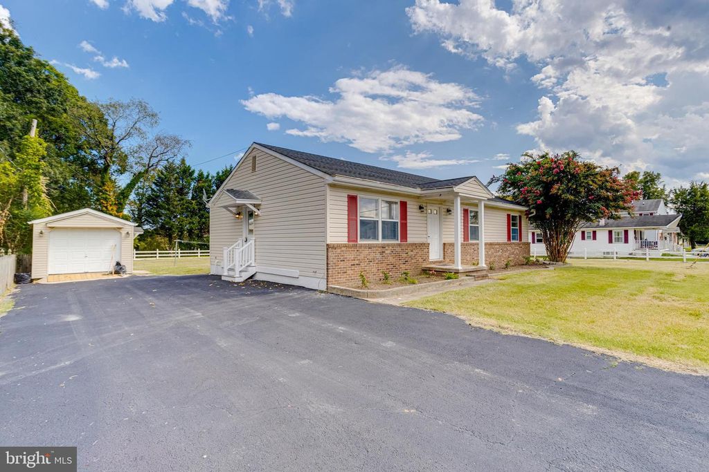 8041 EDGEWATER AVE, Rosedale, MD 21237