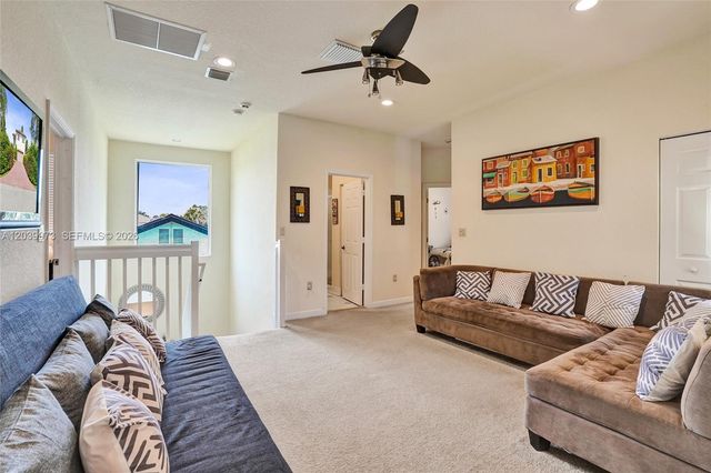 2151 NW 121st Ave, Plantation, FL 33323