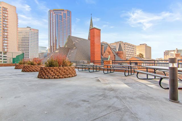 78 10th Street E 2004, Saint Paul, MN 55101