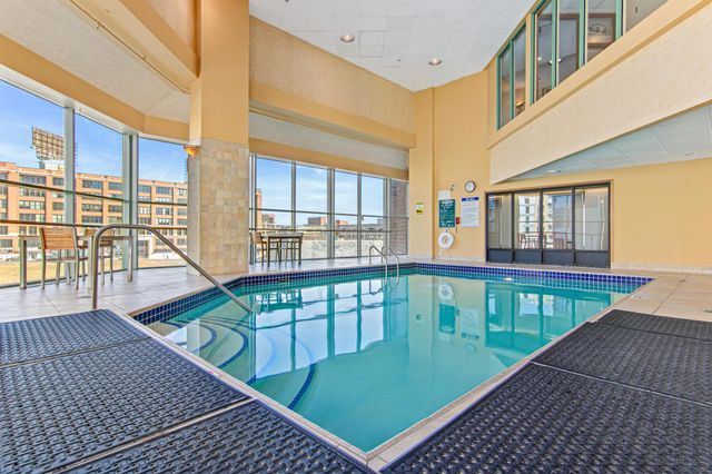 78 10th Street E 2004, Saint Paul, MN 55101