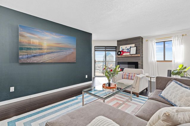 78 10th Street E 2004, Saint Paul, MN 55101