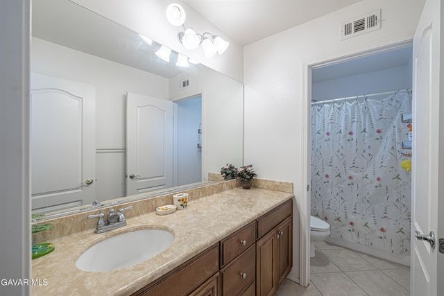 3324 W Avenue J10, Lancaster, CA 93536