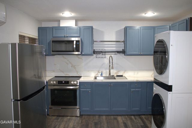 3324 W Avenue J10, Lancaster, CA 93536
