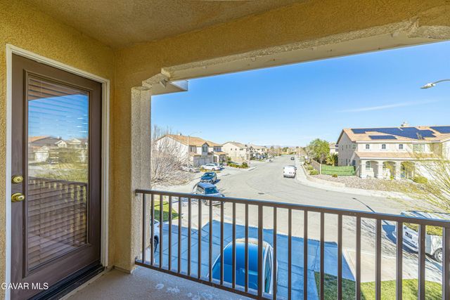 3324 W Avenue J10, Lancaster, CA 93536