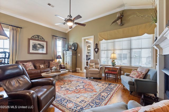3111 W Beauvoir Place, Hernando, MS 38632