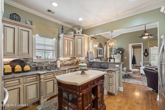 3111 W Beauvoir Place, Hernando, MS 38632