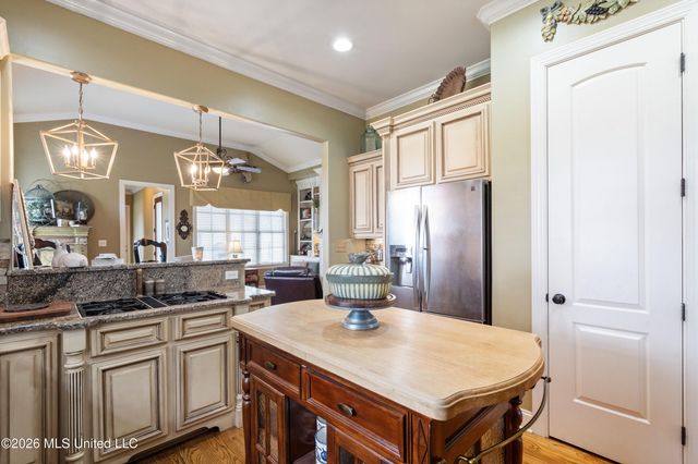 3111 W Beauvoir Place, Hernando, MS 38632
