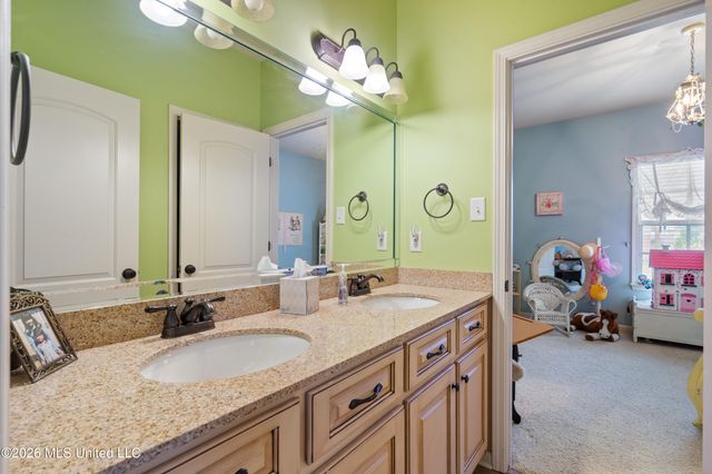 3111 W Beauvoir Place, Hernando, MS 38632