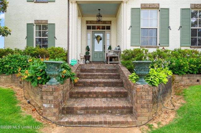 3111 W Beauvoir Place, Hernando, MS 38632