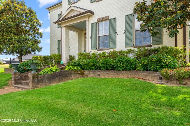 3111 W Beauvoir Place, Hernando, MS 38632