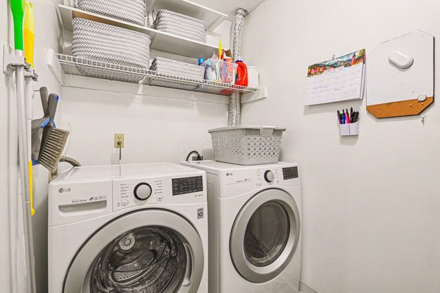 2458 Crystal Springs Drive, Hilliard, OH 43026