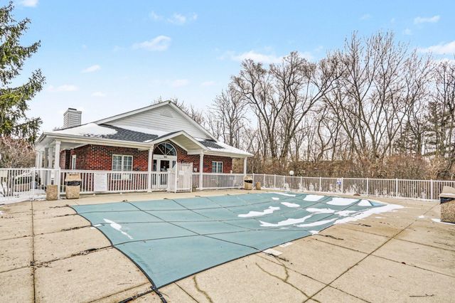 2458 Crystal Springs Drive, Hilliard, OH 43026