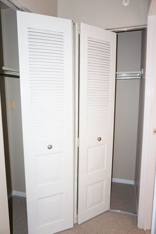 913 Casey Court 1, Schaumburg, IL 60173