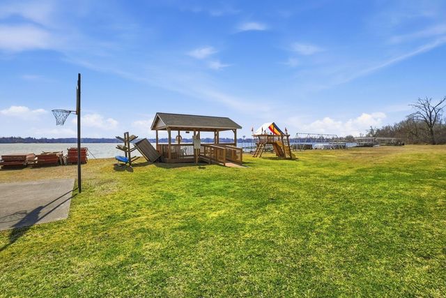 25817 W Cook Street, Wauconda, IL 60084