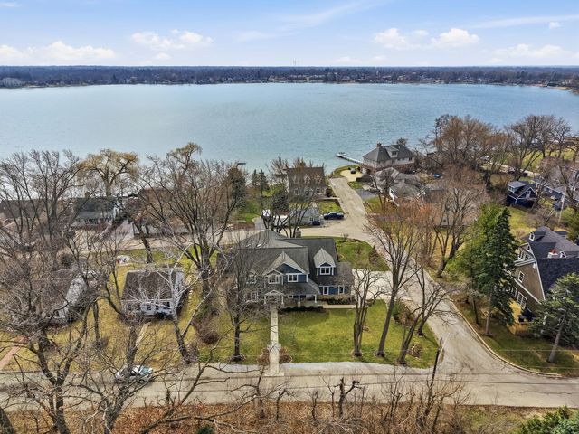 25817 W Cook Street, Wauconda, IL 60084