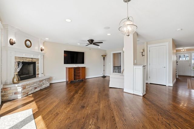 25817 W Cook Street, Wauconda, IL 60084