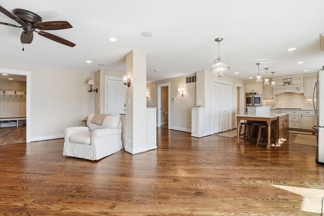 25817 W Cook Street, Wauconda, IL 60084