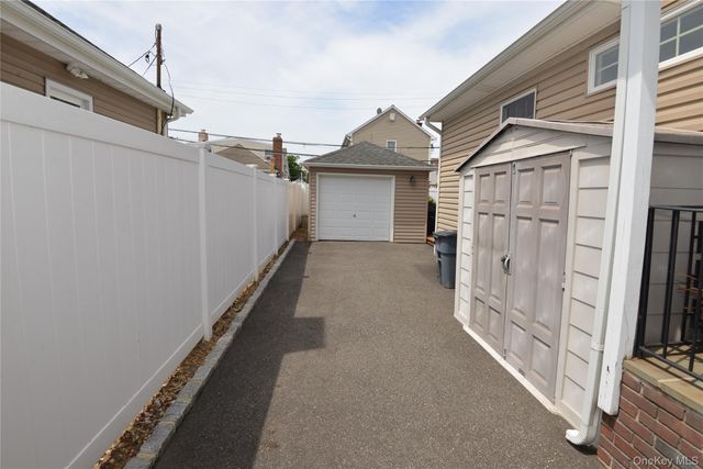 2698 Rosebud Avenue, Merrick, NY 11566
