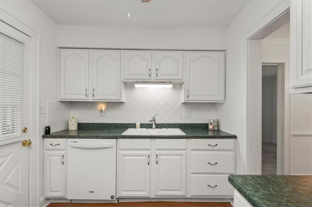 1525 W Lexington Avenue, Independence, MO 64052