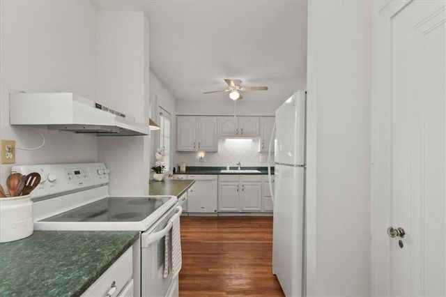 1525 W Lexington Avenue, Independence, MO 64052