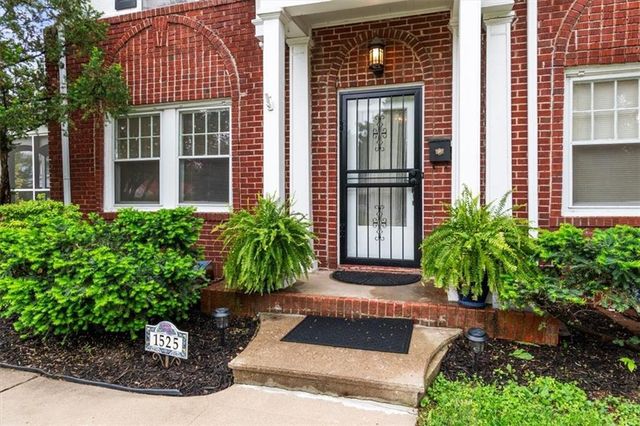 1525 W Lexington Avenue, Independence, MO 64052